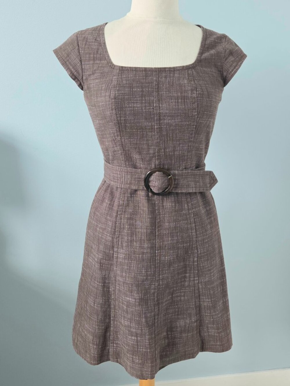 ANN TAYLOR WOMEN'S CLASSIC A-LINE TAILORED DRESS, GRAYISH-BROWN, BELTED, SIZE 4P
